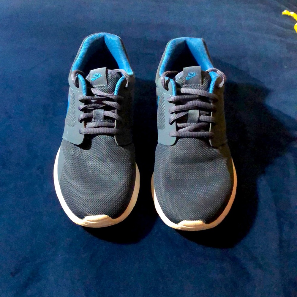 Blue Nike Roshe size 8